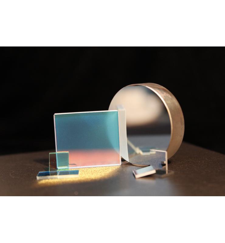 介質(zhì)反射鏡